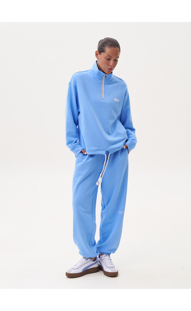 Women’s FRND Renee Sweatshirt in Light Blue